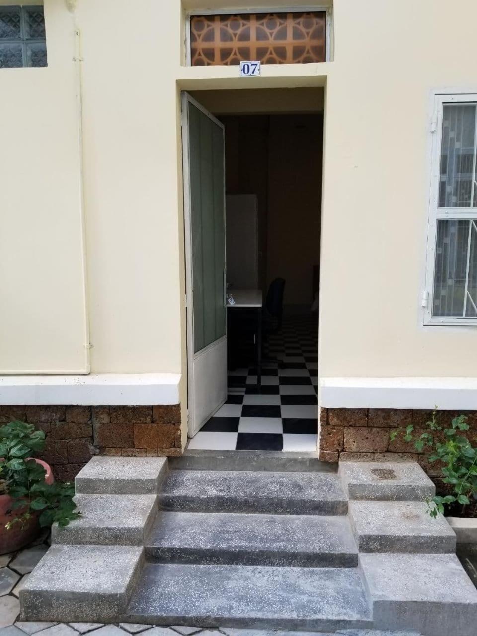 Room 7 - Studio In A Villa 5Mn Walk From The Royal Palace With Swimming Pool Phnom Penh Ngoại thất bức ảnh